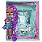 LOL Surprise OMG Queens Runway Diva fashion doll with 20 Surprises